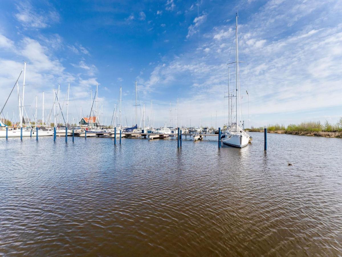 Отель Beautiful Houseboat In Marina Of Волендам Экстерьер фото