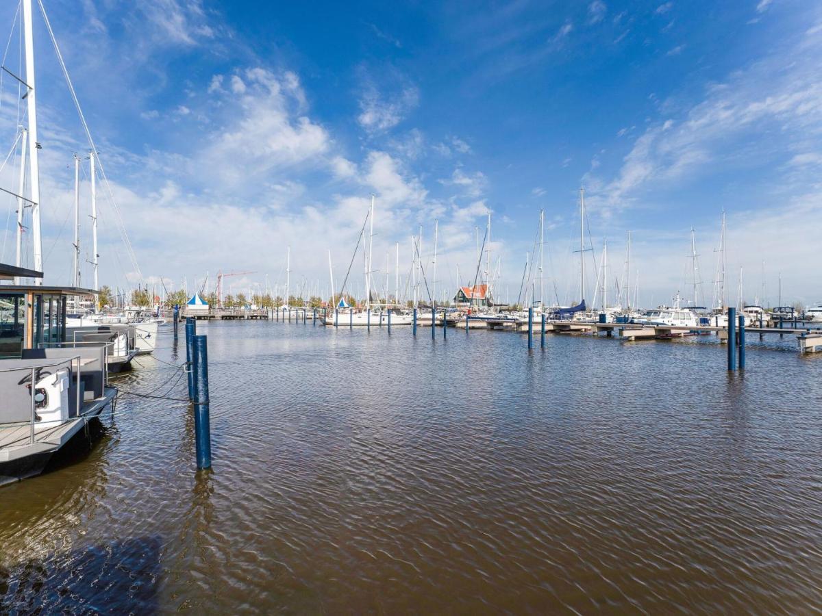 Отель Beautiful Houseboat In Marina Of Волендам Экстерьер фото